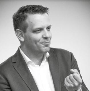 Ceni etykę, różnorodność, pasję i zaangażowanie oraz ciągły rozwój poprzez otwartość na zmiany i stawianie sobie wyzwań.
