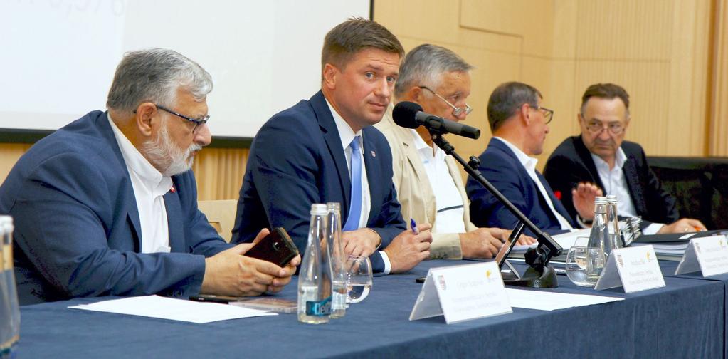 Na potrzeby uczniów i pacjentów 1 23 lipca 2018 Na potrzeby uczniów i pacjentów Podczas XLVII sesji Sejmiku Województwa Świętokrzyskiego, radni przyjęli regulamin kolejnej edycji Programu