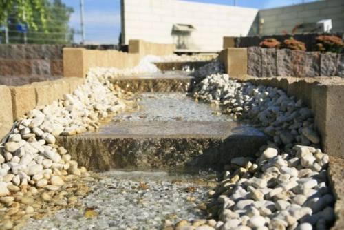 Niezależnie od kształtu i wielkości podstawowym elementem zapewniającym szczelność będzie tu folia, najlepiej typu EPDM.