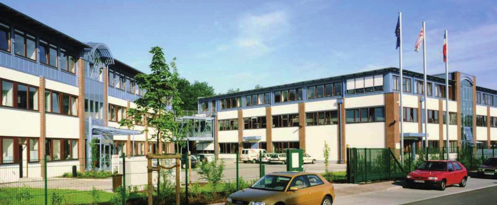 Od ponad 40 lat wytyczamy kierunki rozwoju Główne biuro i zakłady produkcyjne D+H Mechatronic AG w Ammersbek koło Hambura, Niemcy System oddymiania poprzez fasadę Technoloia napędów i sterowania D+H