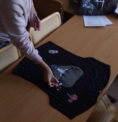 Naszą działalność oparliśmy na starannie dobranych firmach zaopatrujących hurtowo w koszulki. Wybraliśmy firmę, która oferowała naszym zdaniem najlepszy produkt.