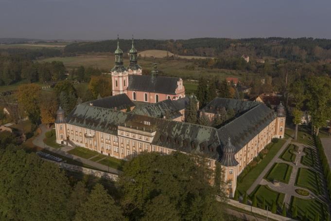 Paradyż, Gościkowo W Gościkowie znajduje się Zespół klasztorny opactwa cysterskiego w Gościkowie-Paradyżu.