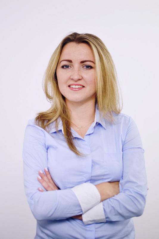 TRENER: MAŁGORZATA BEDNARZ Doświadczenie zawodowe Trener w firmie MWM Partners Zdobywała doświadczenie jako kierownik w 5* hotelach w kraju, i zagranicą, Opracowała i wprowadzała innowacyjne programy