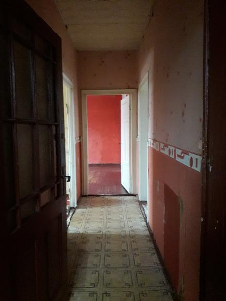 Najemca lokalu mieszkalnego, oprócz czynszu, będzie uiszczał opłaty obejmujące koszty: centralnego ogrzewania, zużycia wody, odprowadzenia ścieków i