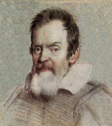 W latach 1595-1598, Galileusz udoskonalił tzw. "kompas geometryczny i wojskowy. W roku 1600 wykonał spektakularny eksperyment dowodzący, że czas trwania spadku swobodnego nie zależy od masy ciała.