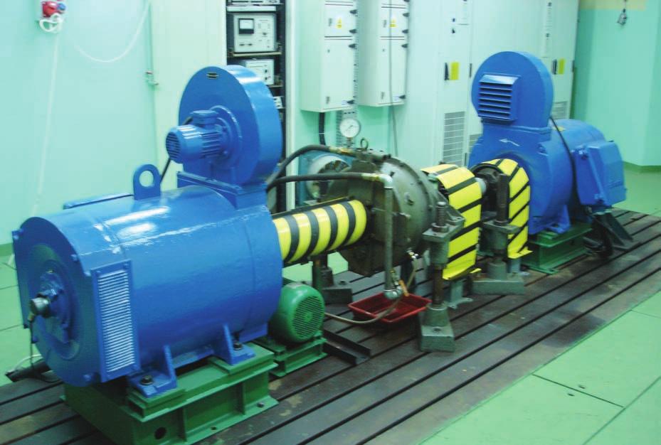 RESEARCHES OF HYDROKINETIC TORQUE CONVERTER ZM130 IN FIXED STATES 2. Opis stanowiska Na wyposa enie stanowiska badawczego sk adaj si, Fot. 2: 1.