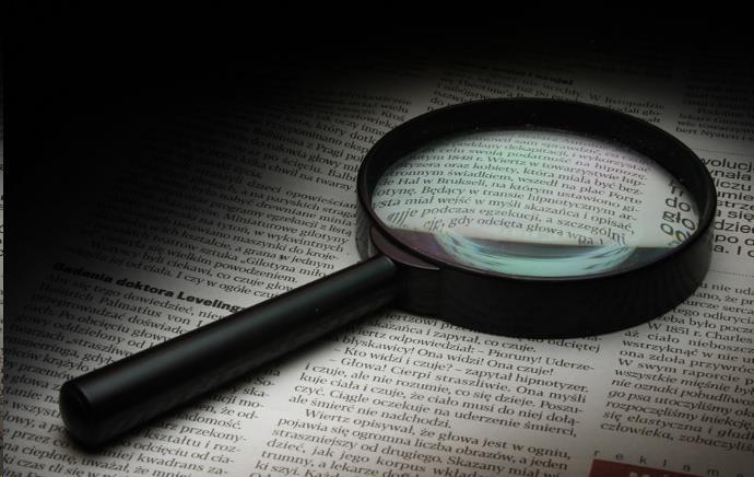 Przyrządy optyczne - lupa Lupa najprostszy przyrząd, często pojedyncza soczewka daje obraz prosty, pozorny, powiększony służy do