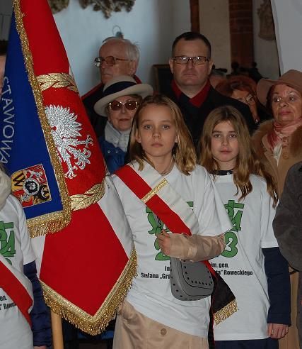 25 listopada Poczet Sztandarowy uczestniczył w uroczystej Mszy św. w Kościele Garnizonowym ku czci Matek Polek.
