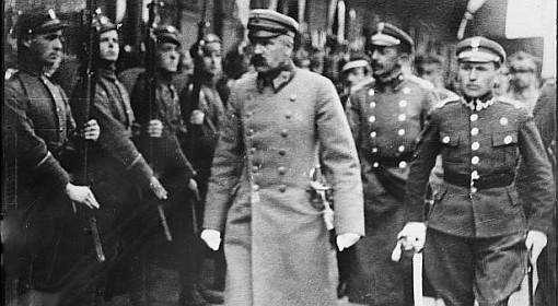 wojskowym. Organizowano ją zazwyczaj w pierwszą niedzielę po 11 listopada.