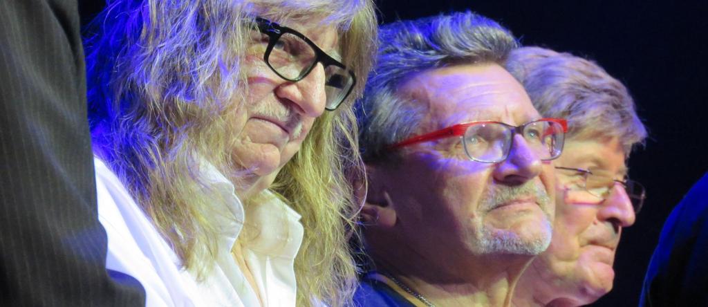 Powiernik królowej, w reżyserii Stephena Frearsa. Wycieczka szlakiem legendarnych knajp PRL-u Mieszkańcy Ursynowa wsiadający na podkład Ogórka przeniosą się w czasie do epoki PRL-u.
