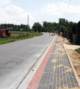 Chodnik długości 185 m szerokości 1,3 m. Wartość realizowanych robót wynosi 64 616,82 zł w tym udział powiatu 32 308,41 zł, dofinansowanie gminy 32 308,41 zł. 3. Zakończono przebudowę drogi powiatowej 0386T Wierzbica Gajówka w km 1+735 do km 3+085.
