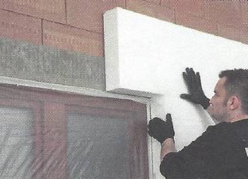 Płytę styropianową na narożach budynku należy układać z przewiązaniem. Narożnikowe krawędzie płyt, firma, zaleca przeszlifować płasko, wzdłuż prowadnicy.
