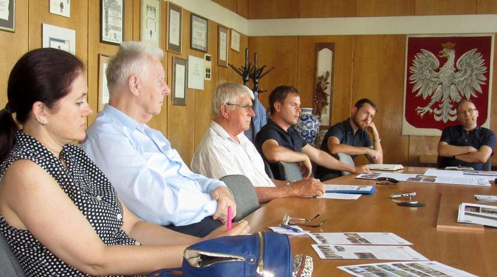 Z nich pierwsza zawiera informacje o charakterze organizacyjnym.