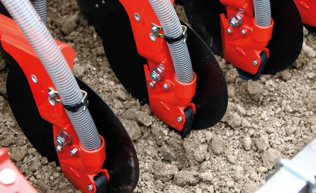 PROSTA, EKONOMICZNA I SKUTECZNA NAJBARDZIEJ PRECYZYJNA REDLICA JEDNOTALERZOWA Redlice z talerzami o średnicy 33 cm, rozmieszczone w rzędach oddalonych od siebie o 35