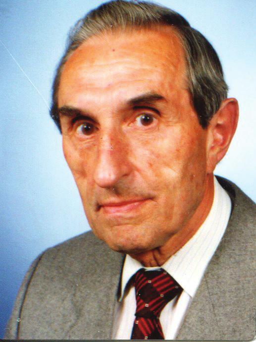 In memory Wspomnienie o Profesorze Janie Kozłowskim Jan Andrzej Kozłowski urodził się 5 stycznia 1928 r. w niewielkiej miejscowości Wola Konarska na Ziemi Sandomierskiej.