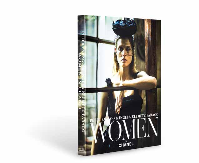 WOMEN IN Album Women in Chanel to efekt współpracy wizjonerskiego duetu fotografów Petera Farago i Ingeli Klemetz -Farago dla Chanel.