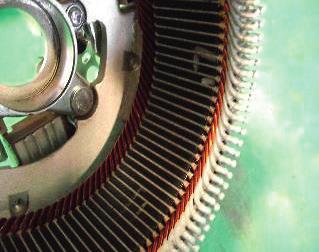 3 Alternator marki X Alternator SC DENSO Zauważono, że żywica izolacyjna wirnika w alternatorze marki X zaczęła topić się po teście przeprowadzonym w C.