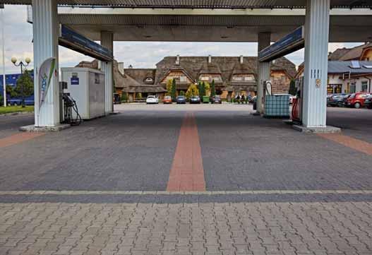 Produkty przemysłowe Behaton 16,5 16,5 10 20 20 16,5 Atrakcyjność Behatonu tkwi w dużej wytrzymałości na obciążenia i przygotowanym uformowaniu pojedynczej warstwy do układania maszynowego.