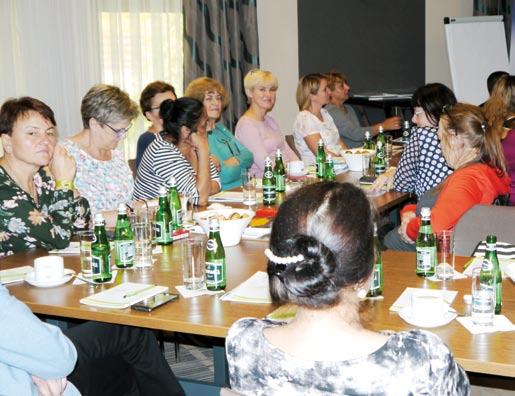14 isy bary potrzeba pe edukacja, kamdłe kaj ćhavoren te javeł mozliwość ke łokhi edukacja.
