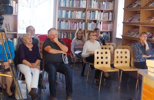 Fot. Aleksandra Kowalska styczność Romenca pe sodyves. Pe rakhibena sykade isys prezentacji multimedialna, dre save but ciekawes isys uthode pherdo informacji pał romani nacja.