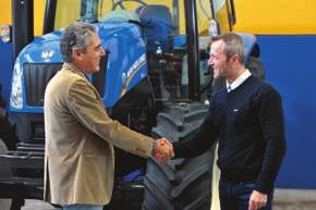 Przeszkoleni w celu zapewnienia najlepszego wsparcia Zaangażowani technicy pracujący u Twojego lokalnego dealera New Holland przechodzą okresowe szkolenia, w trakcie których