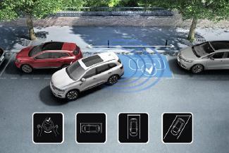EASY TRUNK ACCESS Elektrycznie, bezdotykowo otwierana klapa bagażnika Kiedy system wykryje obecność karty Hands Free, klapa bagażnika otwiera się