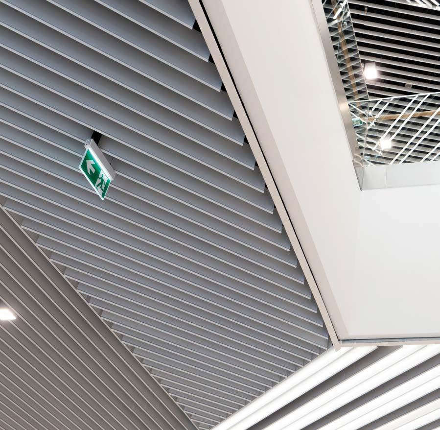 GALERIA HANDLOWA RONDO WIATRACZNA, WARSZAWA Projekt: FS&P Arcus Produkt: Sufit listwowy LH1 kolor biały Sufit listwowy LH3 kolor biały RONDO WIATRACZNA SHOPPING CENTRE,