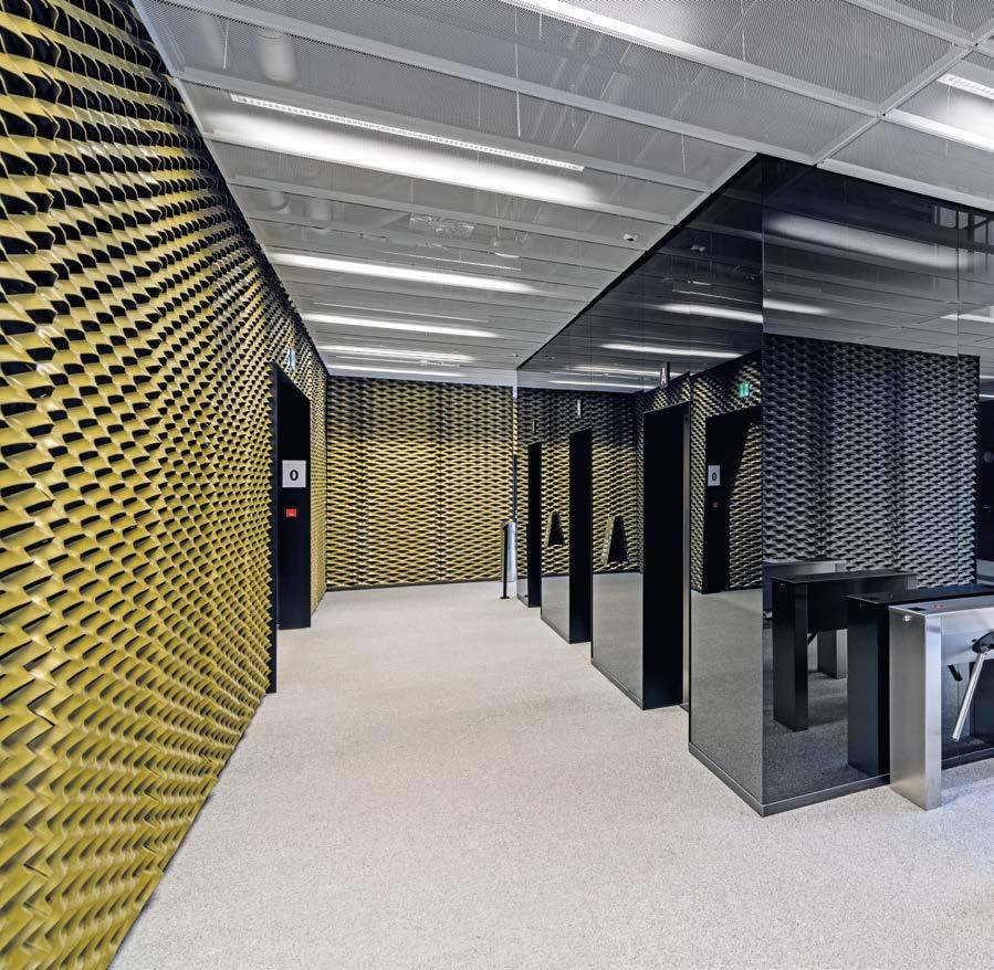 BIUROWIEC DOMINIKAŃSKI, WROCŁAW Projekt: Medusa Group Produkt: VARIO SCC Okładziny ścienne z kasetonów z siatki cięto-ciągnionej DOMINIKANSKI OFFICE TOWER,
