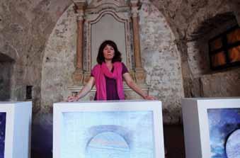 , pohvale žirija na 2. Drava Art Annaleu (Koprivnica, 2004.) i 1. Otkupne nagrade na Ličkom likovnom analeu (Gospić, 2005.). Od 2004. vodi brojne kreativne likovne radionice.