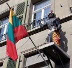 12 Iš bendruomenės gyvenimo Įspūdžiai iš Bazelio literatūros klubo: Laimės svetur beieškant SONATA ZABULIONIENĖ Jei ne Bazelio knygų klubas, Lietuvos rašytojų sąjungos leidyklos praėjusiais metais