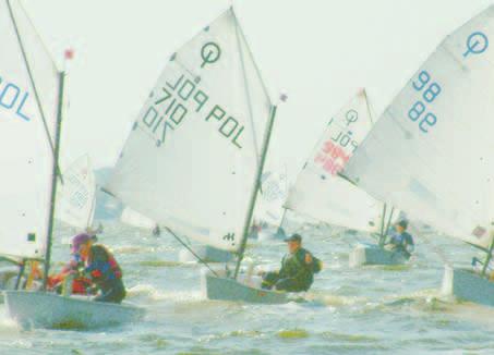ZWYCI ZCY REGAT GRUPY B W 2003 ROKU Wiktor Kobryƒ, Energetyk Rybnik Puchar Prezydenta Ligi Morskiej i Rzecznej B. Komorowskiego, Olecko 1. Maciej Chodaƒ, WTR W gorzewo 2.