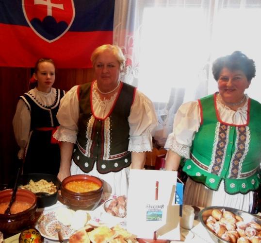 A samozrejme, udalosti najlepšie prerozprávajú samotní účastníci, a tak akékoľvek ďalšie vašimi rukami napísané príspevky, ktoré by rozprávali o tom, čo sa v našom domove deje, budú s radosťou vítané!