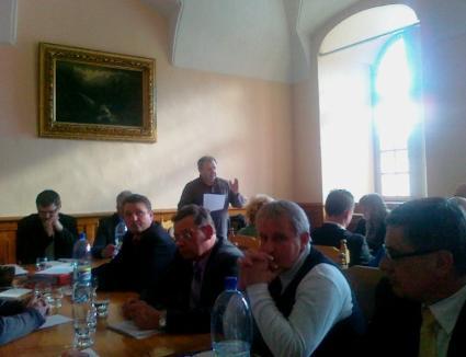Organizátori na piatok pripravili vo vodáckej požičovni Rafting-Pieniny pre účastníkov tradičnú goralskú vodácku zabíjačku, kde mohli účastníci na vlastné oči vidieť, ako sa voľakedy pripravovali