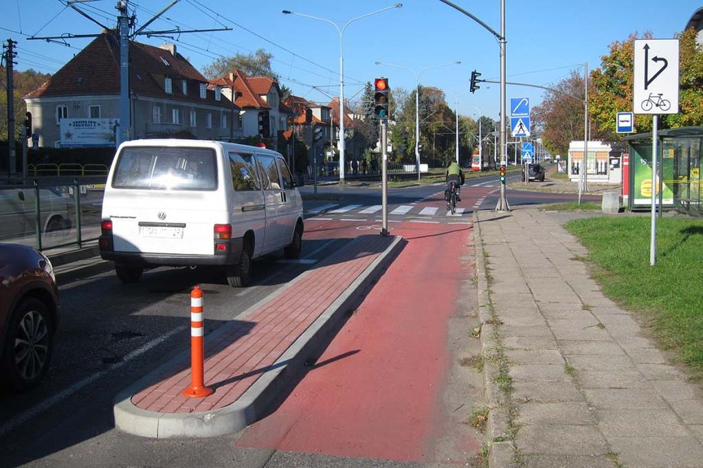 bike boxes before the intersections