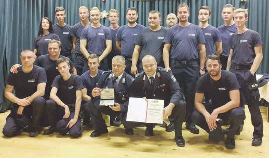 Vsi obiskovalci so si lahko ogledali našo gasilsko reševalno opremo po vozilih. Letos smo več pozornosti namenili tudi potapljaški ekipi našega društva.
