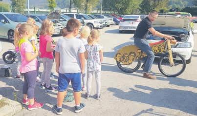 Polovica se je v Borovnico vrnila z Rakeka z vlakom, druga polovica pa jo je mahnila iz Cerknice čez hribe s kolesi. V sredo, 19. 9. 2018, so se člani Gorsko-kolesarskega krožka OŠ dr.