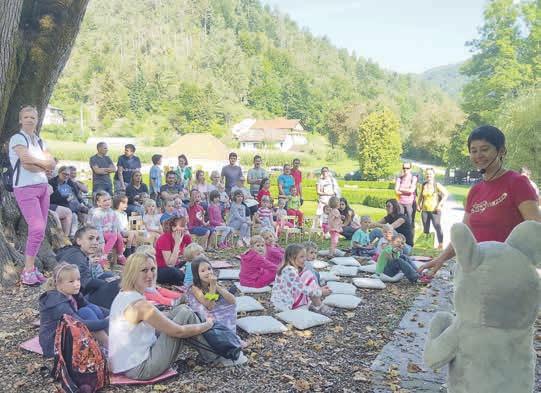Občina Dobrova-Polhov Gradec 43 Polhkov vikend >> mu zadošča. Še ena lepa gesta, da živi svobodno in ustvarjalno... ustvarjalno kot upokojenec? Sedaj pa novo presenečenje s strani gospoda Lojza.
