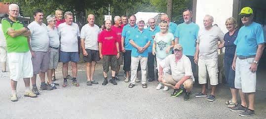 Občina Dobrova-Polhov Gradec 46 Moški balinarski turnir Sončna avgustovska sobota, 4. avgusta, nas je pozdravila na balinišču Balinarskega kluba Blagajana v osrčju Polhovega Gradca.