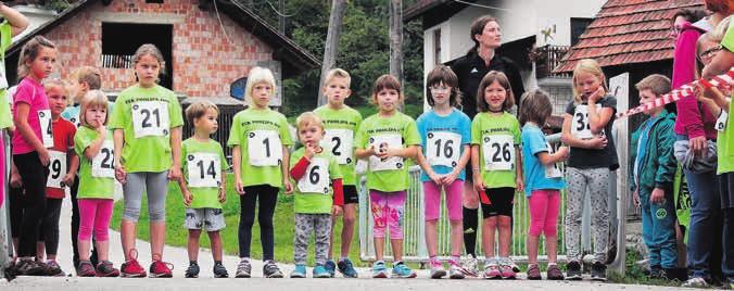 Megla se je razkadila in pričakalo nas je lepo sončno vreme. Tekmovalo je 49 tekačev v 16 kategorijah. Najhitrejši na 4 kilometrski progi je bil tokrat Miha Marinč z novim rekordom proge 15:08.