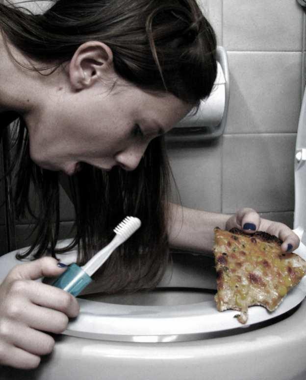 F50.2 Żarłoczność psychiczna (bulimia nervosa) Termin bulimia (bulimia) został wprowadzony przez Galena i pochodzi od greckich słów bous i limos, które oznaczają byczy głód Częstość występowania tego