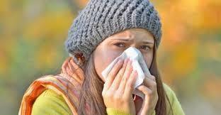 5 punktów akupresury do stosowania przy alergicznym nieżycie nosa i innych alergiach.