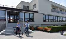 ŚWIADCZENIA ZAWARTE W CENIE: - noclegi w pokojach 2, 3 - osobowych z łazienką, - wyżywienie 3 razy dziennie: śniadania i kolacje w formie bufetu, obiad bufet lub serwowany, w wakacje 2 razy dziennie