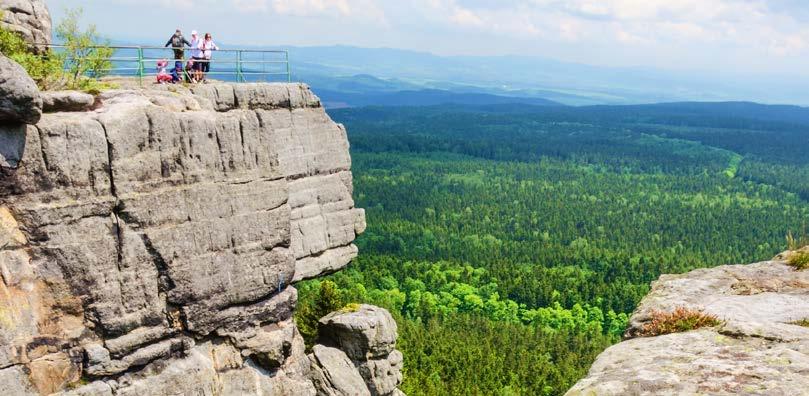 Szczeliniec Wielki Wielka Pieniawa Pijalnia wód zdrojowych 14 Adrspach - Skalne miasto 52 km / 1 godzina z Polanicy Zdrój 26 14 303 Nachod Praga Dobruska Bukowice 162 km / 2 godziny 15 minut z