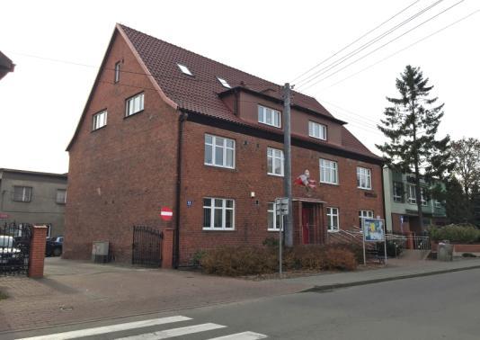 Fotografie budynku Widok elewacji frontowej N i szczytowej E Widok elewacji tylnej S i szczytowej W Opis techniczny podstawowych elementów budynku Budynek został zbudowany w latach 30.