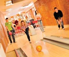 Okrem bowlingu nájdete na poschodí útulný bar s posedením, TV a stolný futbal. Bowlingovú dráhu je potrebné si vopred telefonicky objednať.