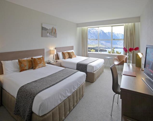 Odległość z hotelu do centrum Queenstown oraz parków Queenstown Gardens wynosi zaledwie 2,5 km. Odległość od lotniska Queenstown wynosi 15 km.