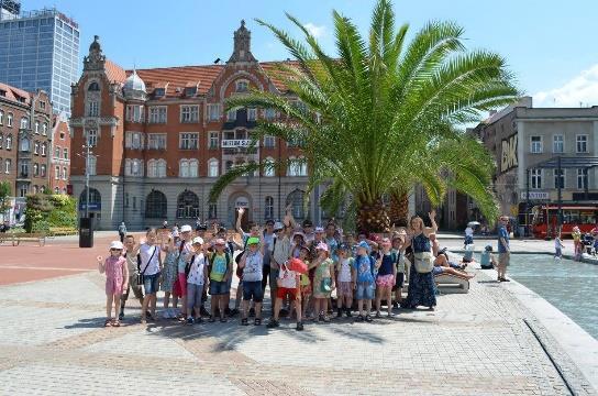 AGROTURYSTYKA U KOWOLA W KUŹNI RACIBORSKIEJ Czeladnicy poznają zakamarki starej kuźni. 26 czerwca zajęcia płatne KOPALNIA SREBRA W TARNOWSKICH GÓRACH Czeladnicy zamieniają się w dawnych gwarków.