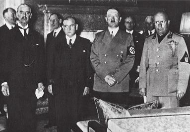 dni później, 13 marca, do Wiednia przybył Hitler owacyjnie witany przez ludność i proklamował włączenie Austrii do Niemiec. Był to tzw.
