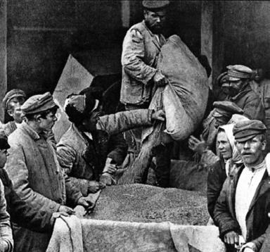 się, że kolektywizacja pochłonęła ok. 10 mln ludzi. terror stalinowski Józef Stalin był dyktatorem, którego nie ograniczały żadne prawa.