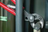 L514 Szczypce nastawne do rur SmartGrip DIN ISO 8976 stal chromowo-wanadowa przegub przelotowy samozaciskający na rurach i nakrętkach do rur 13,18 (1/8 ) do 31,75 (1 1/4 ) do nakrętek o rozwartości